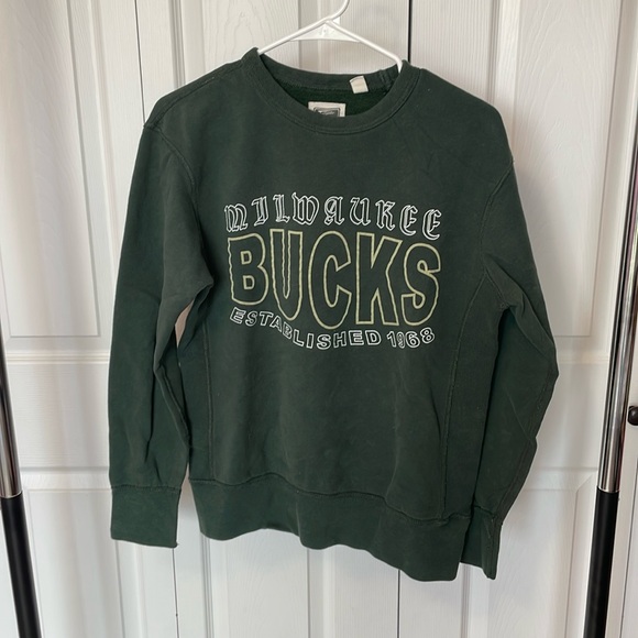 Milwaukee Bucks Green Crewneck Size XS from tailgate (american eagle) - Picture 1 of 3